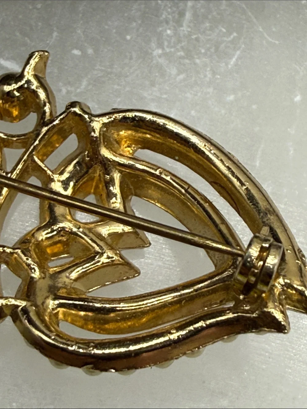 Vintage Gold-Tone Heart Crown Brooch Purple rhinestone faux pearl craft wear